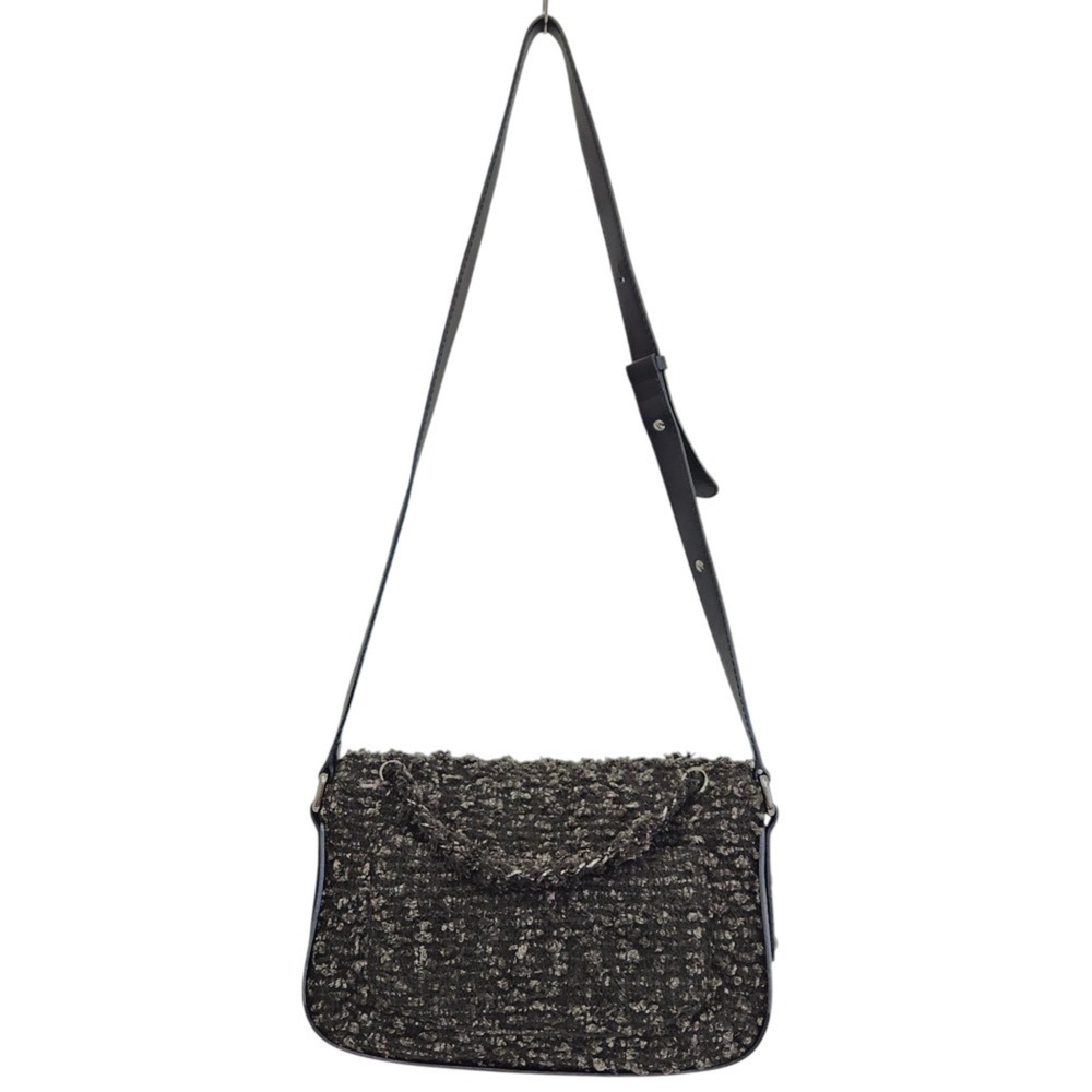 CHANEL Bag - Picture 2 of 16